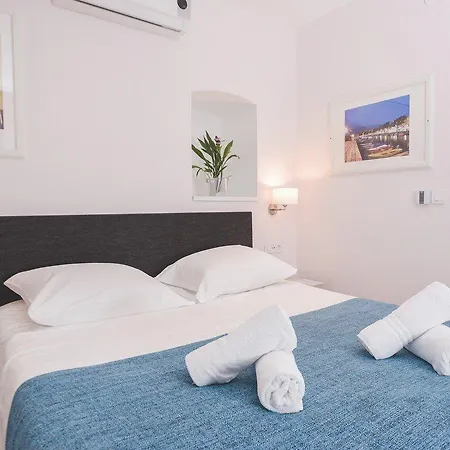Inn Old Town 4*